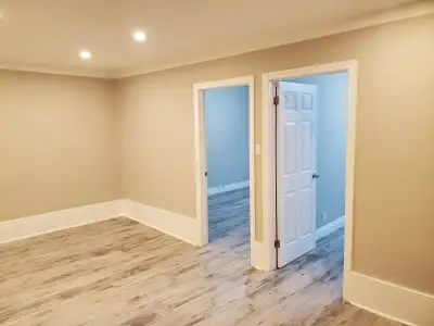 2-bedroom apartment, located over a pub, downtown on the main drag. Completely renovated in 2023. Pa...