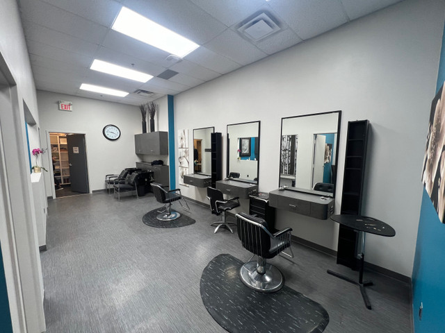 Salon chair rental & private room for rent in Hair Stylist & Salon in Markham / York Region - Image 3