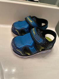 Toddler Skechers sandals size 8 