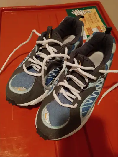 Nike AIR Running Shoes. Size: US5.5Y/EUR38/UK5/CM24. US Patented. Unisex for the Youth; also good fo...