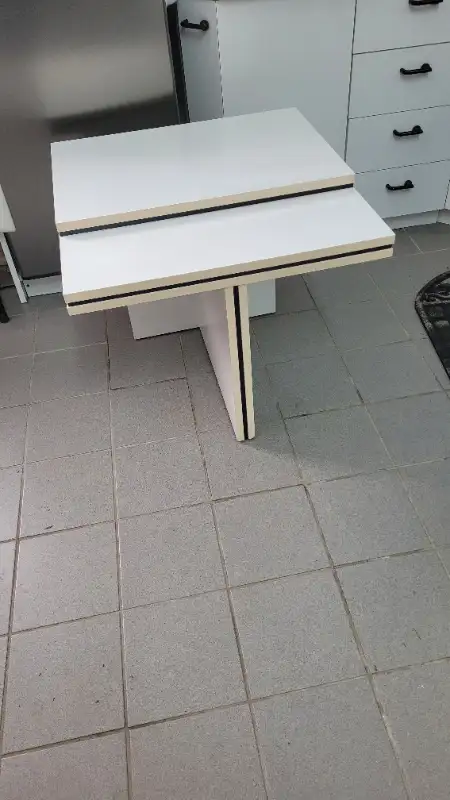 Causeuse tout cuir italien, vintage in Couches & Futons in Trois-Rivières - Image 7