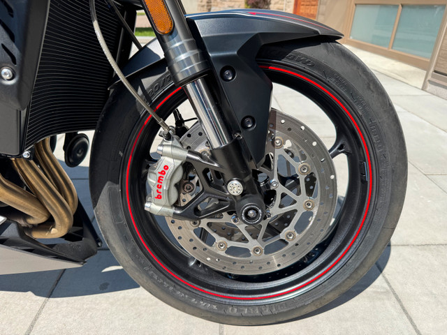 Triumph Street Triple RS 765 dans Motos sport  à Ville de Montréal - Image 3