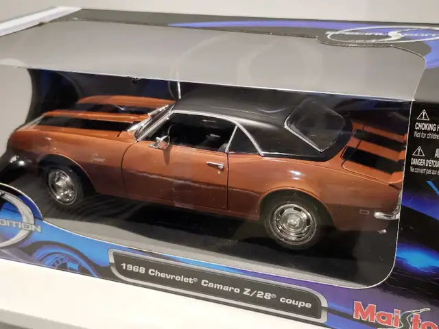 1968 Camaro Z/28 Coupe brown 1:18 diecast model  in Toys & Games in Edmonton - Image 4