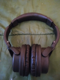 WICKED AUDIO WIRELESS BLUETOOTH OVER-EAR HEADPHONES MICRO USB 