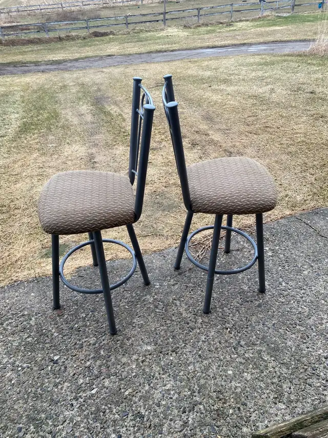 Two Bar Stools in Chairs & Recliners in Markham / York Region - Image 3