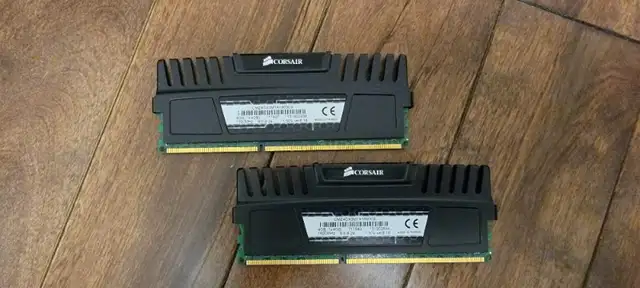 Corsair Vengeance 8GB (2x4 GB) DDR3 1600MHz (PC3 12800) Memory in System Components in Mississauga / Peel Region - Image 3