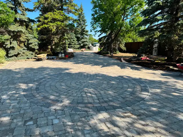 Landscape Supervisor in Construction & Trades in Winnipeg - Image 2