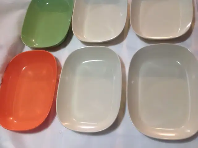 Vintage Melmac rectangular dishes in Arts & Collectibles in Calgary - Image 4