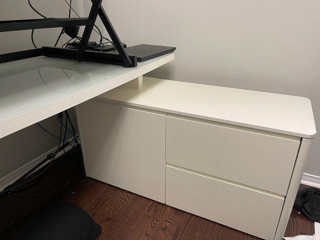 Structube office table in Desks in Mississauga / Peel Region - Image 2