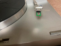 Classic Vintage Yamaha P-350 Belt-Drive Semi-Automatic Turntable