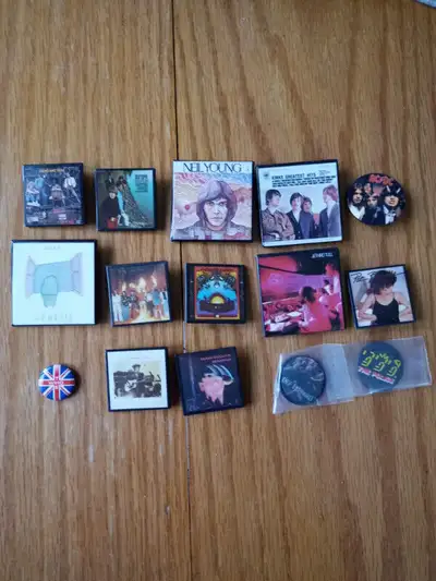 349 $80 15 vintage mint classic rock bands Pins Buttons ac/dc kinks the who Grateful Dead Genesis Ro...