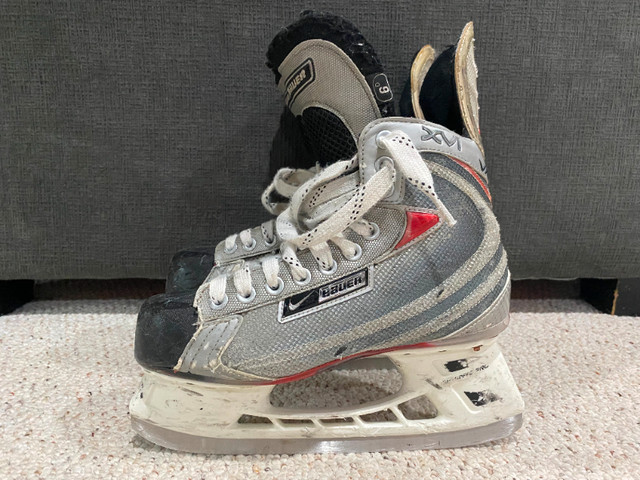 Nike Bauer Vapor XVI Skates - 6D in Hockey in Ottawa