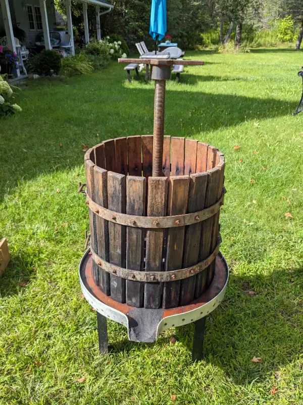 Grape Press in Hobbies & Crafts in Barrie - Image 6