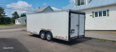 Remorque 8 x 20 cargo. Châssis en acier Capacité 12.000lbs Longerons renforcés autour des essieux In...