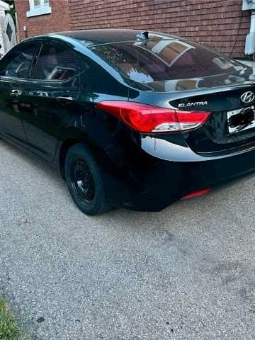 hyundai Elantra in Cars & Trucks in Kitchener / Waterloo - Image 4
