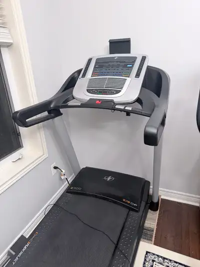 NordicTrack C700 Treadmill – Excellent Condition, View more