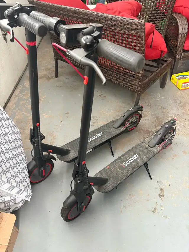 2 iScooters 345 for Both! in Scooters & Pocket Bikes in Bedford - Image 2