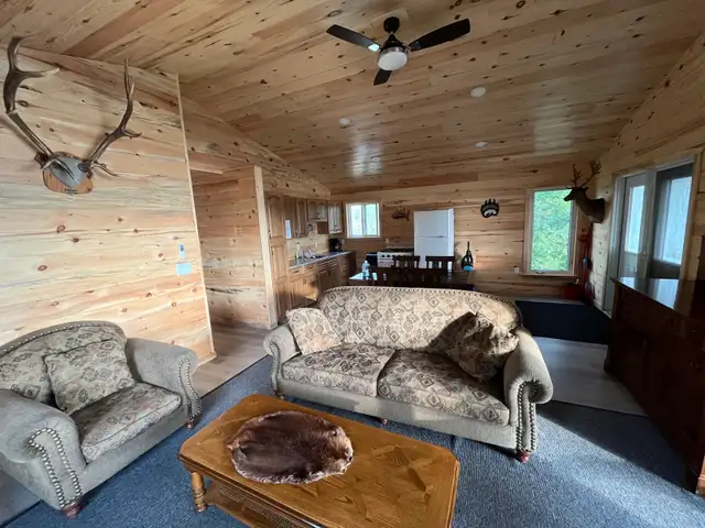 Cabins for rent in the North Whiteshell along the Winnipeg River in Manitoba in Canada - Image 15