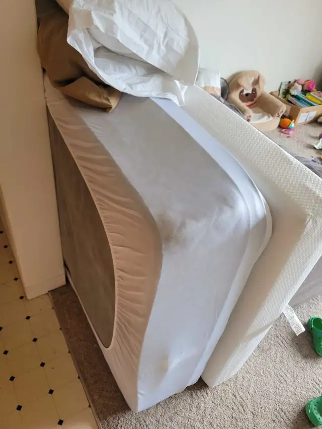 twin bed with frame for sale in Beds & Mattresses in Cranbrook - Image 5