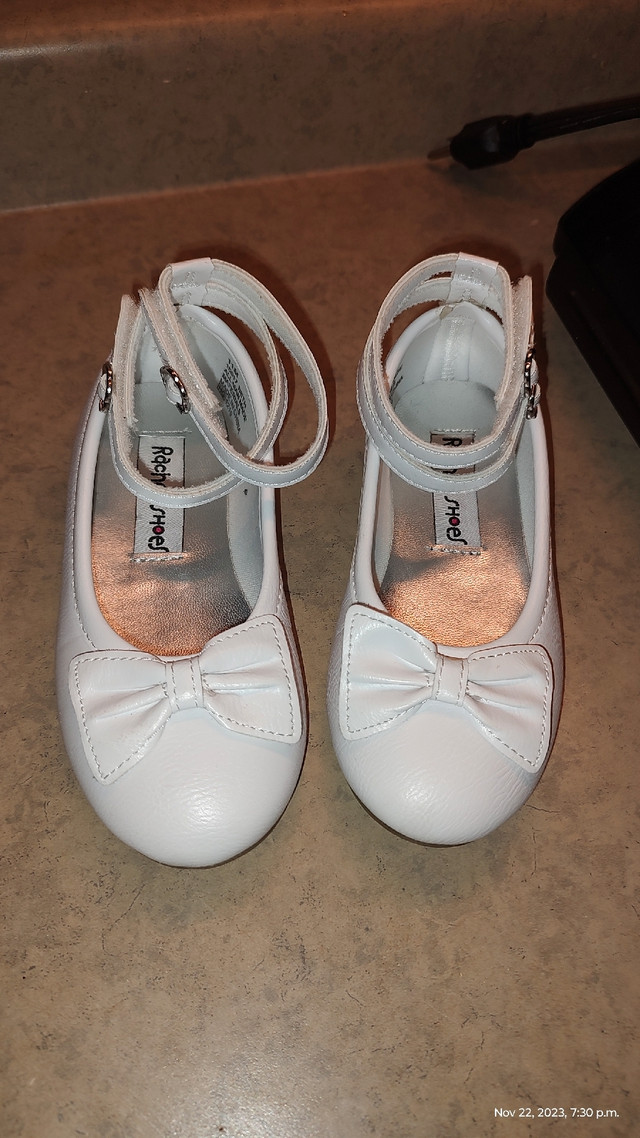 Size 11 white elegant shoes like new in Clothing - 5T in Oakville / Halton Region