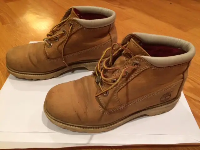 Wmns Assorted Boots and Sneakers/Running shoes in Kids & Youth in City of Toronto - Image 7