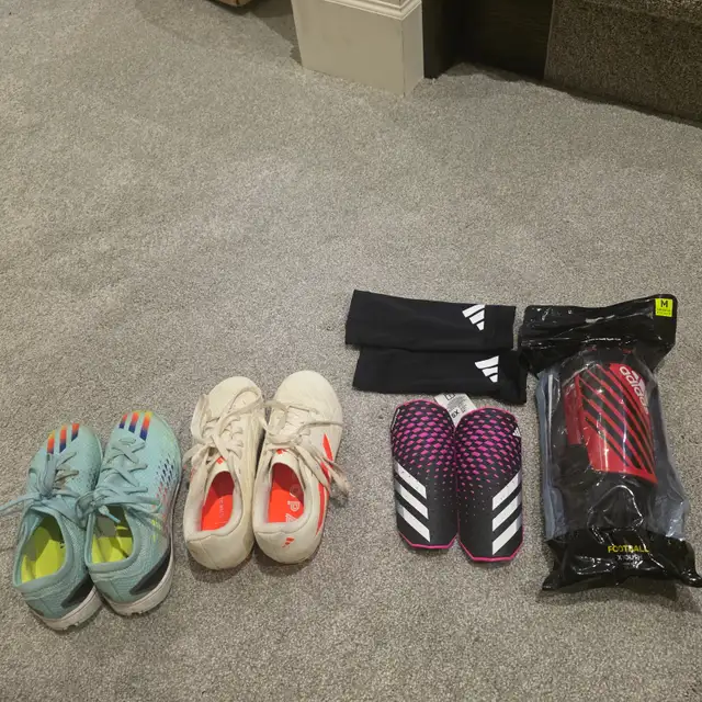 Soccer shoes for kids in Health & Special Needs in Oshawa / Durham Region - Image 3