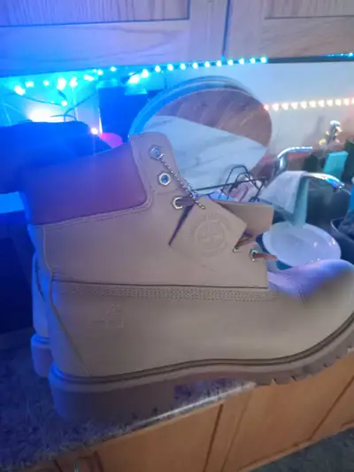 size 10 timberlands , View more