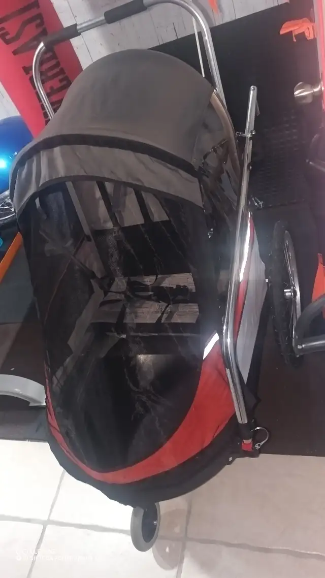 Wike “Chariot” Premium Double Children's Bike Trailer, Jogger. in Strollers, Carriers & Car Seats in City of Toronto - Image 3