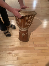 Djembe diamètre 34 cm parfait état importe du Senegal