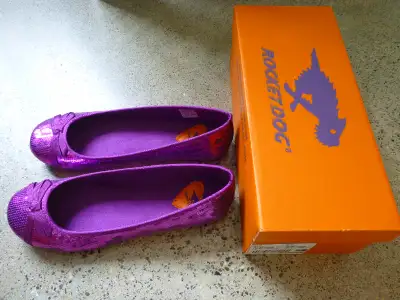 New in box Fuchsia Sequin Flats - Rocket Dog - PAULIN - Size 6.5, View more