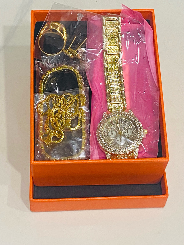 Brand new 7pcs Jewelry Gift set!  in Other in Mississauga / Peel Region