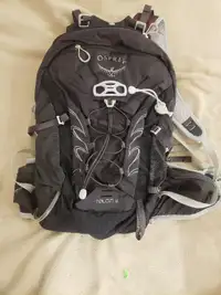 Osprey mens Talon 11 Hiking Backpack