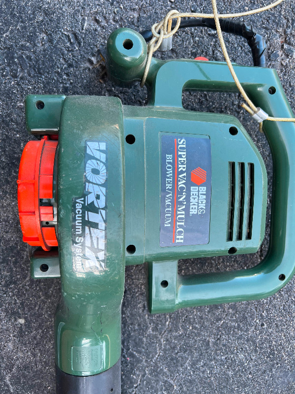 Black and decker blower 12 amp 120 volt in Hand Tools in Mississauga / Peel Region