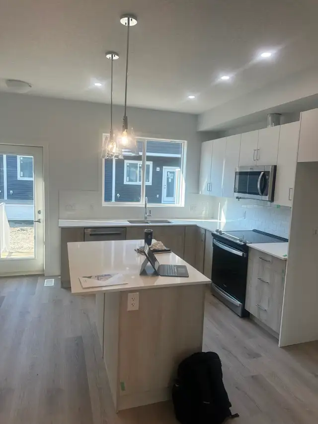 Master bedroom for rent
