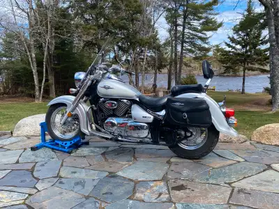 17,000 KM. REASONABLE OFFERS EAGERLY CONSIDERED. 2007 Suzuki VL800 Boulevard. Excellent condition. N...