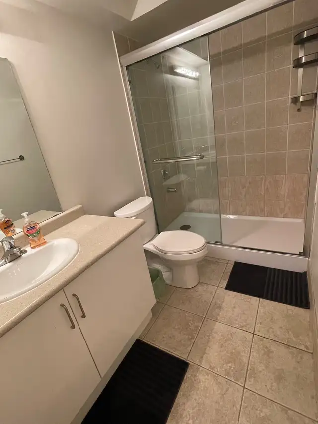 FEMALE ONLY - York University room for rent in Room Rentals & Roommates in City of Toronto - Image 4