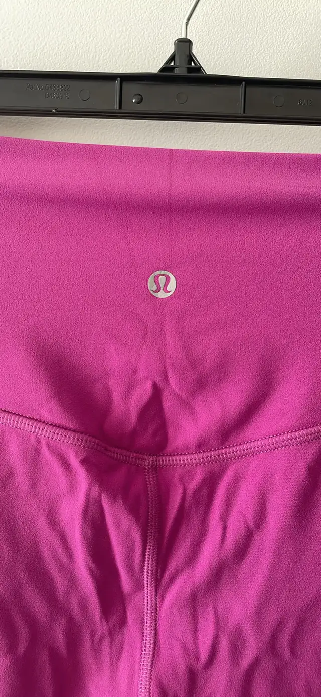 Lululemon Align Shorts size 4 like new in Women's - Bottoms in City of Toronto - Image 3