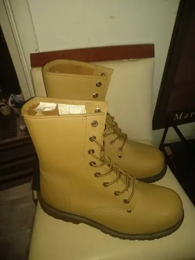 brand new size 11 CSA work boots, View more