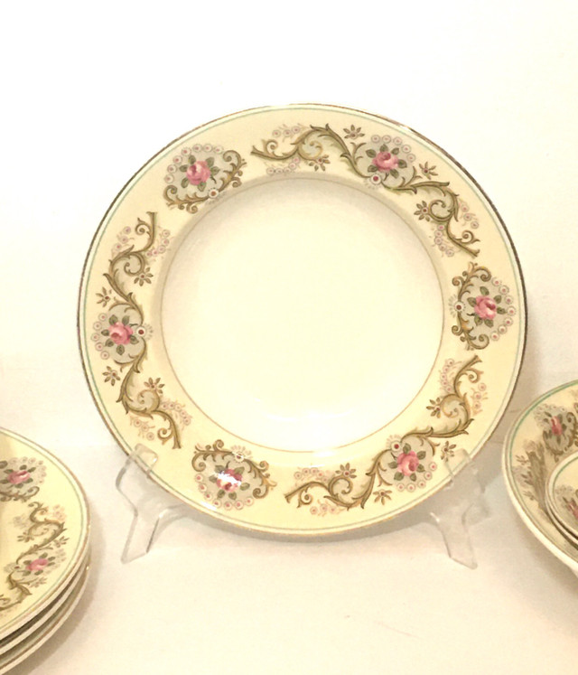 Vintage 30s Johnson Bros Pareek Twyford dishes in Kitchen & Dining Wares in City of Toronto