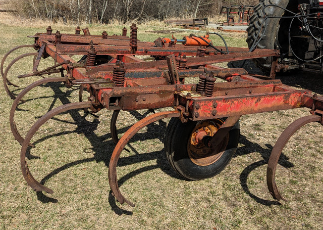 14 foot cultivator - $950 in Farming Equipment in Red Deer - Image 2