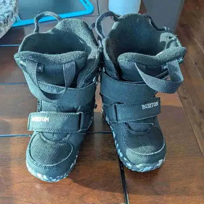 Burton kids snowboard boots 9C, View more