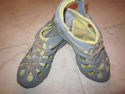 "Merrell" women's shoe/sandal, View more