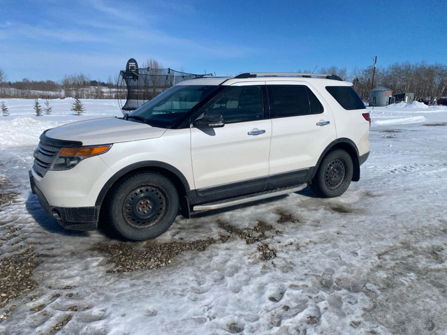 2014 Ford Explorer AWD in Cars & Trucks in Red Deer