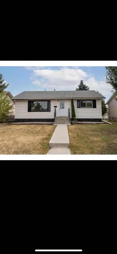 ✨ Clean, Renovated & Spacious 3-Bedrooms Suite – Great Location in Edmonton! ✨ Looking for a quiet,...