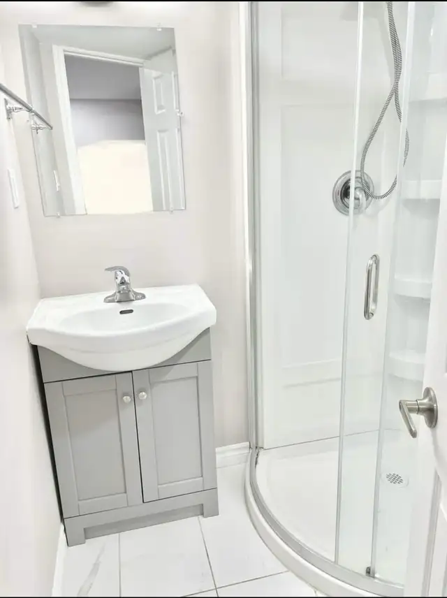 Room for rent only for girls in Room Rentals & Roommates in Kitchener / Waterloo - Image 5