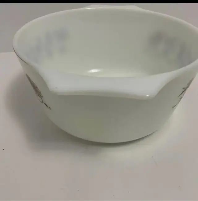 PYREX England vine large casserole dish vintage64519996512897123