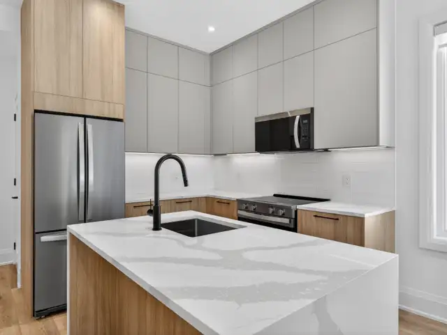 2 Bed, 2 Bath Apartment - 28 Norcross Road, Unit 3 in Long Term Rentals in City of Toronto - Image 5