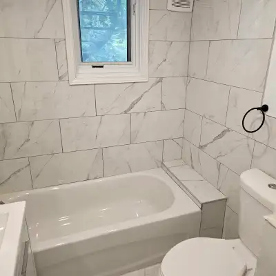 Grand  6  1/2  rénové avec cour privée