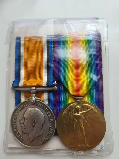 OLDER BRITISH/CANADIAN MILITARY ITEMS, View more