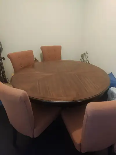 Dining table and 4 chairs